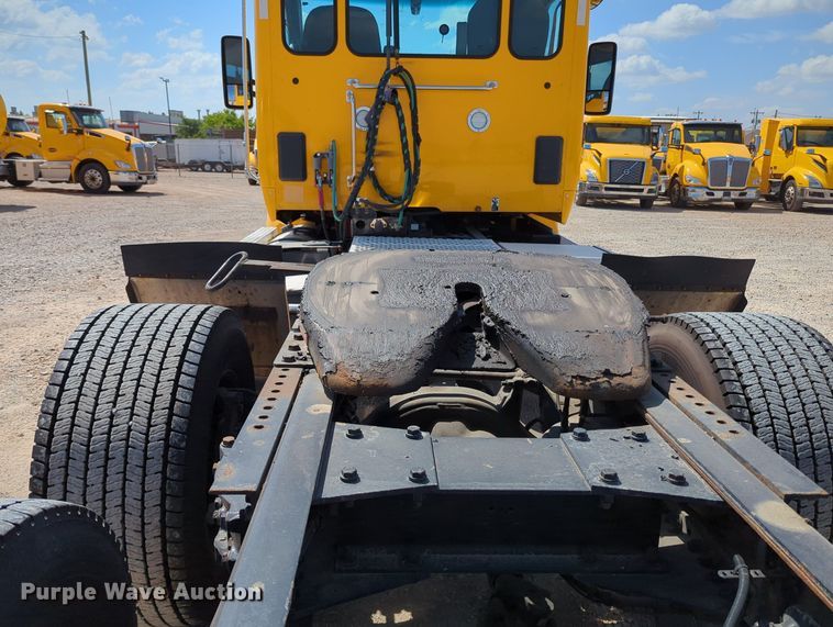 image for item MY9961 2019 Kenworth T680  semi truck