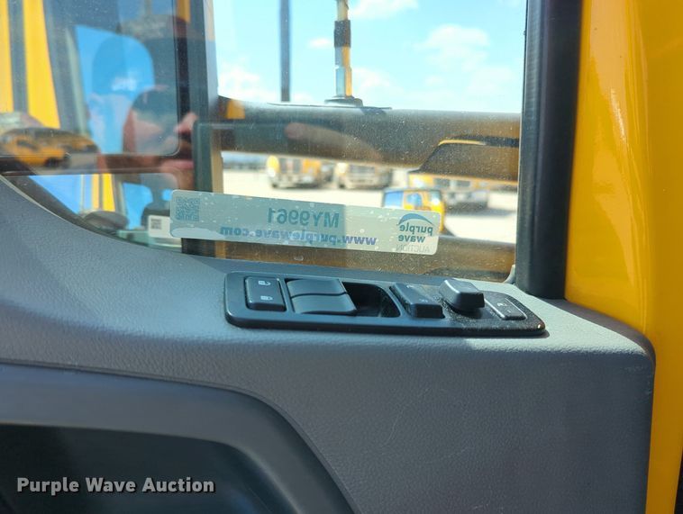 image for item MY9961 2019 Kenworth T680  semi truck