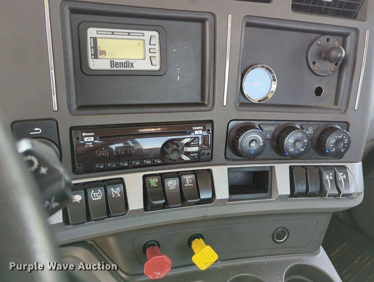 image for item MY9961 2019 Kenworth T680  semi truck