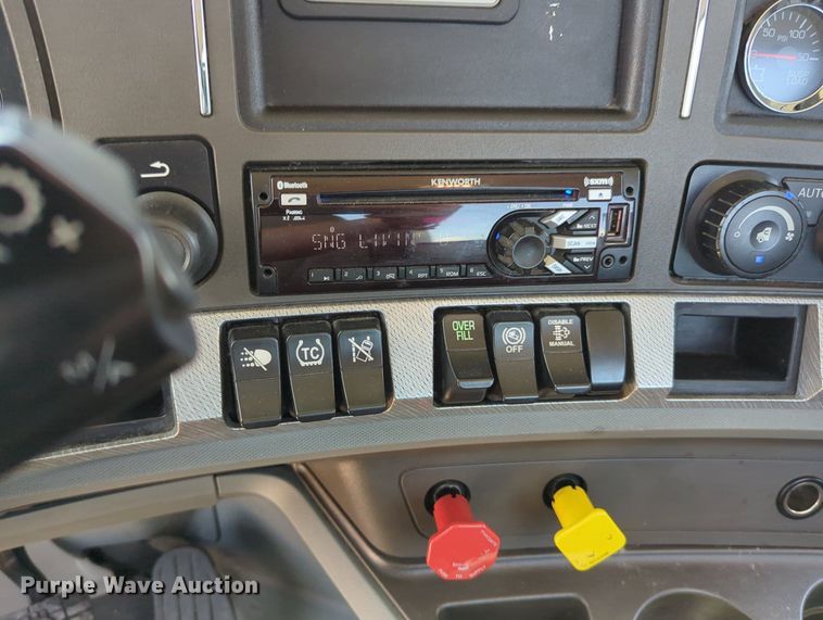 image for item MY9961 2019 Kenworth T680  semi truck