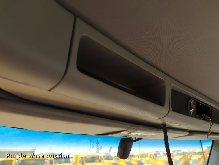 image for item MY9961 2019 Kenworth T680  semi truck