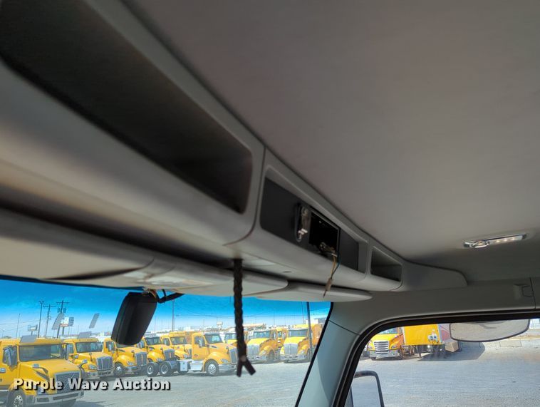 image for item MY9961 2019 Kenworth T680  semi truck