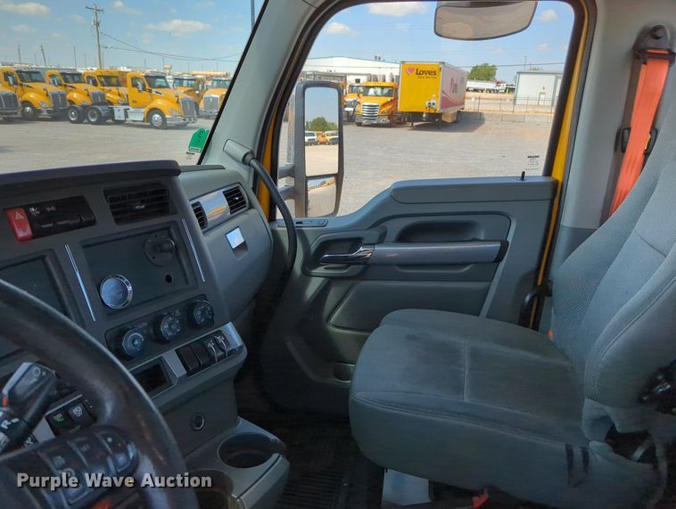 image for item MY9961 2019 Kenworth T680  semi truck