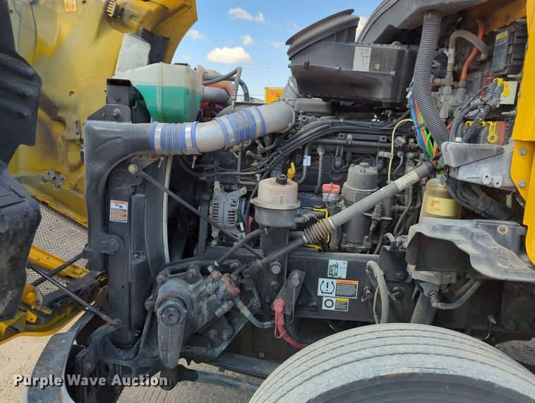 image for item MY9961 2019 Kenworth T680  semi truck