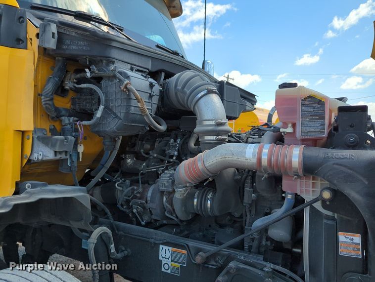 image for item MY9961 2019 Kenworth T680  semi truck