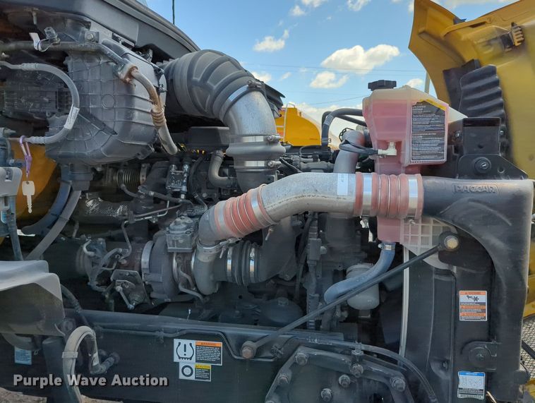 image for item MY9961 2019 Kenworth T680  semi truck