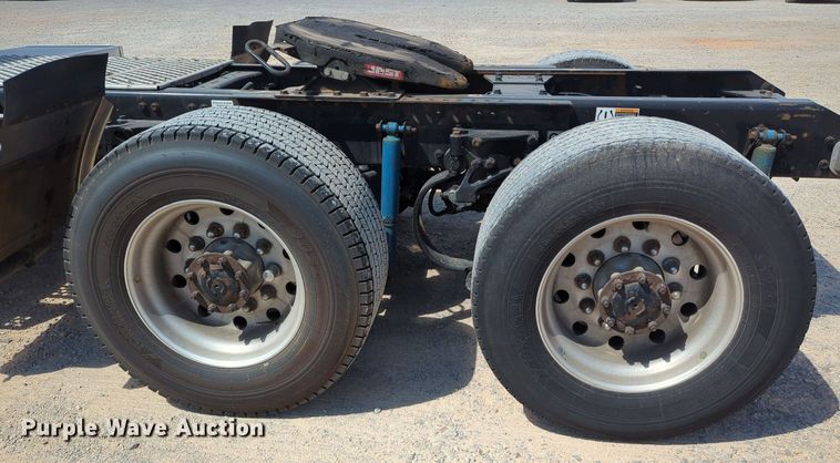 image for item MY9961 2019 Kenworth T680  semi truck