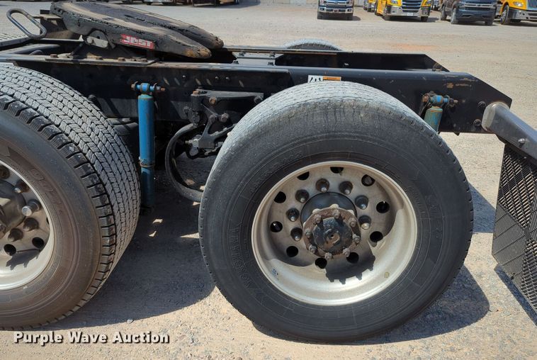 image for item MY9961 2019 Kenworth T680  semi truck