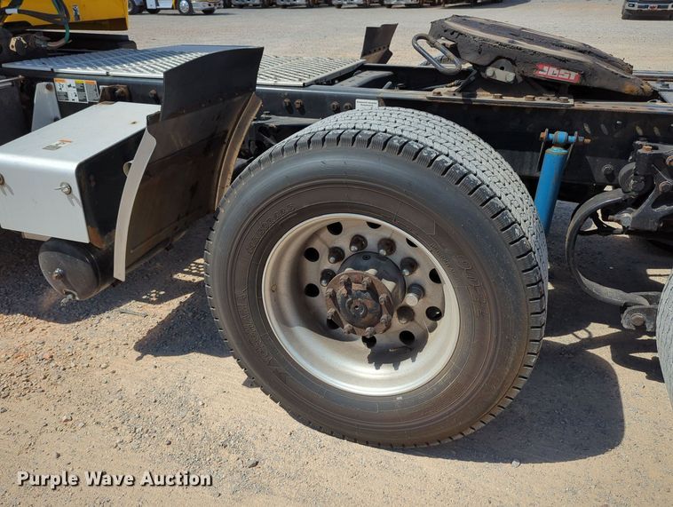 image for item MY9961 2019 Kenworth T680  semi truck