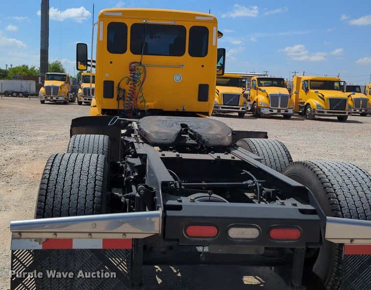 image for item MY9962 2019 Kenworth T680 semi truck