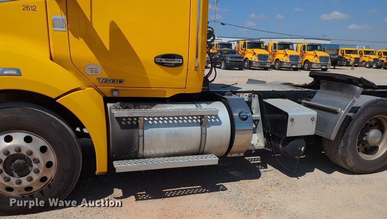 image for item MY9962 2019 Kenworth T680 semi truck