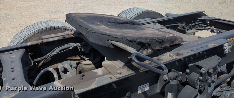 image for item MY9962 2019 Kenworth T680 semi truck