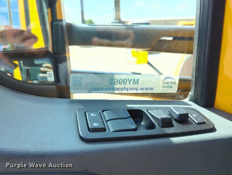 image for item MY9962 2019 Kenworth T680 semi truck