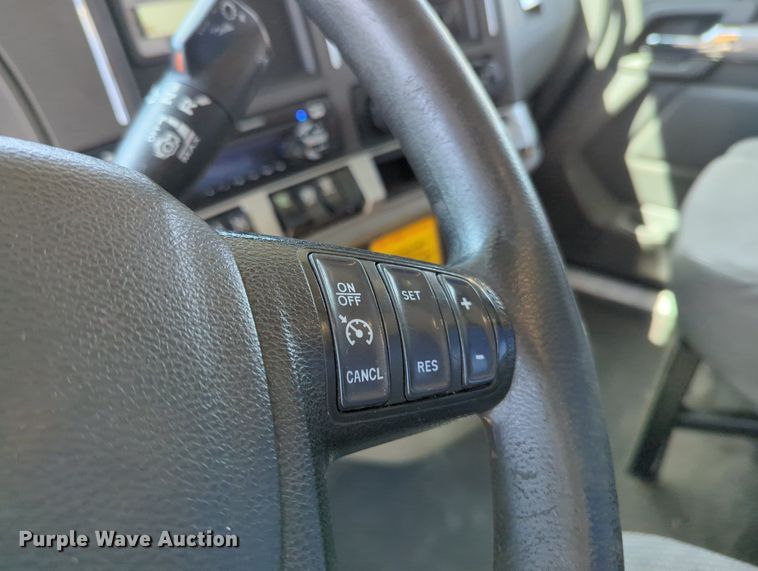 image for item MY9962 2019 Kenworth T680 semi truck