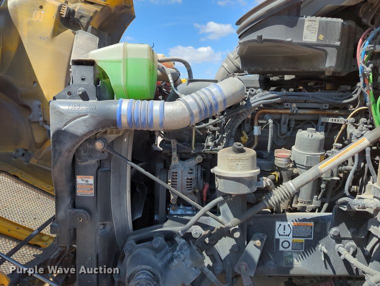 image for item MY9962 2019 Kenworth T680 semi truck