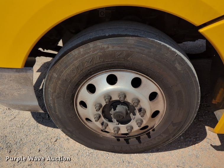 image for item MY9962 2019 Kenworth T680 semi truck