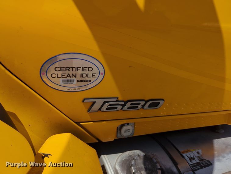 image for item MY9962 2019 Kenworth T680 semi truck