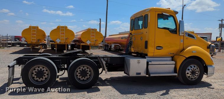image for item MY9964 2020 Kenworth T680 semi truck