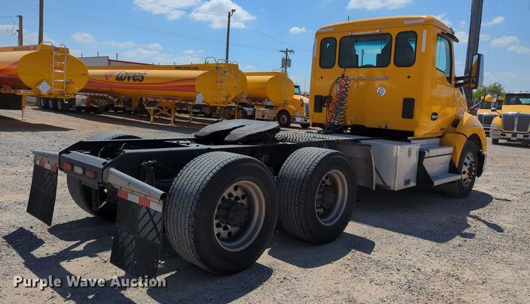 image for item MY9964 2020 Kenworth T680 semi truck