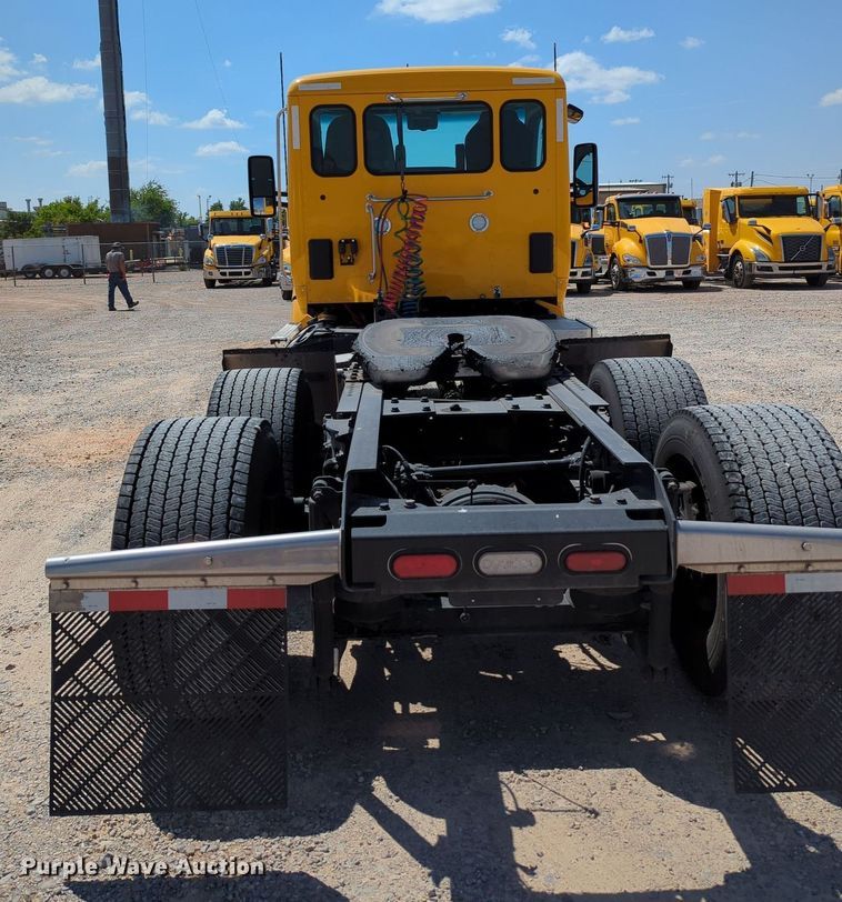 image for item MY9964 2020 Kenworth T680 semi truck