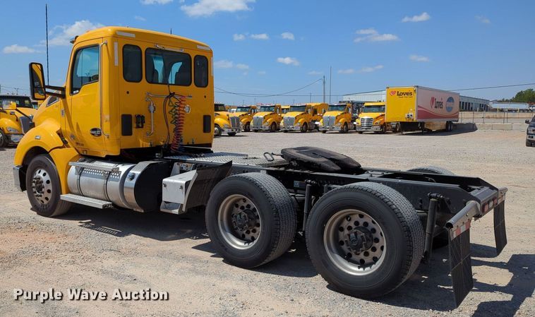 image for item MY9964 2020 Kenworth T680 semi truck