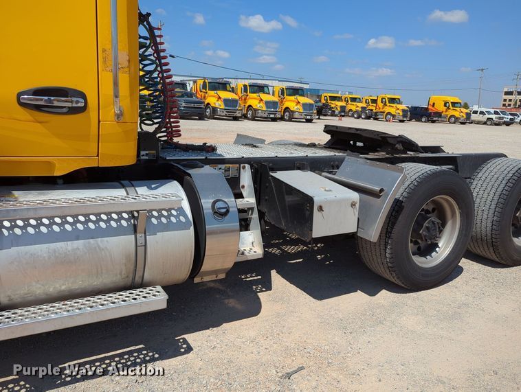 image for item MY9964 2020 Kenworth T680 semi truck