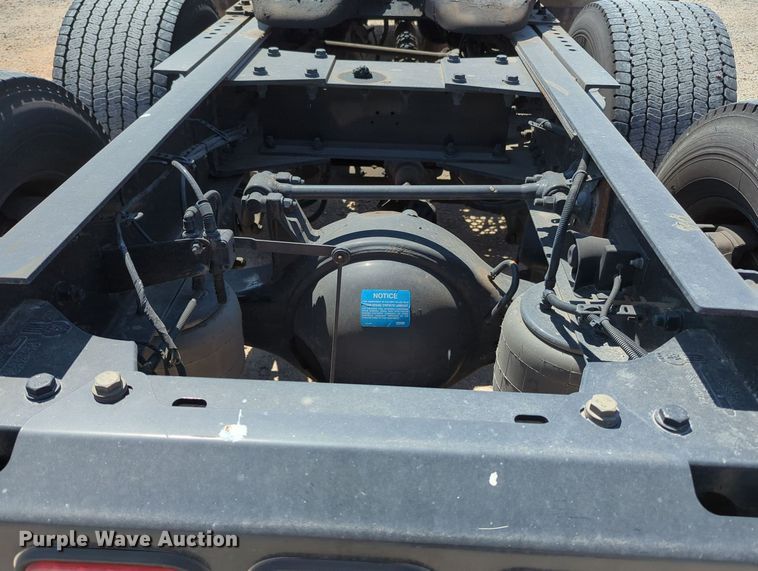 image for item MY9964 2020 Kenworth T680 semi truck