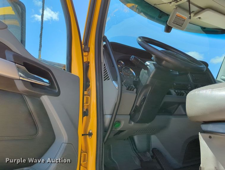 image for item MY9964 2020 Kenworth T680 semi truck