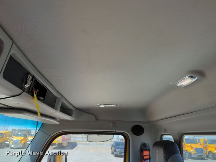 image for item MY9964 2020 Kenworth T680 semi truck