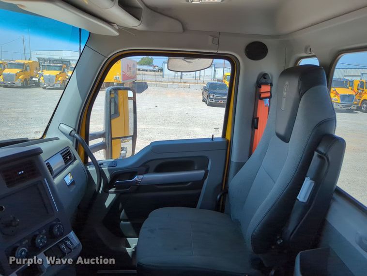 image for item MY9964 2020 Kenworth T680 semi truck