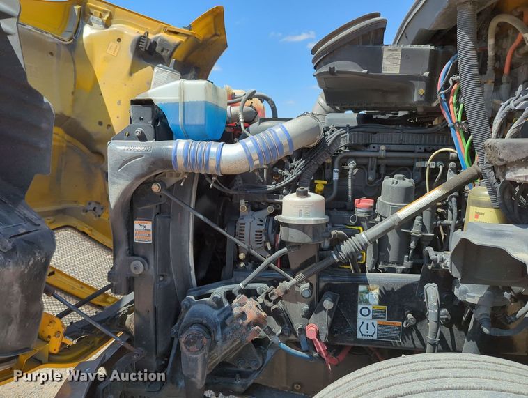 image for item MY9964 2020 Kenworth T680 semi truck