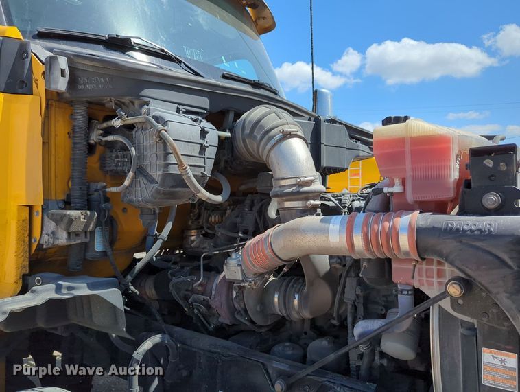 image for item MY9964 2020 Kenworth T680 semi truck