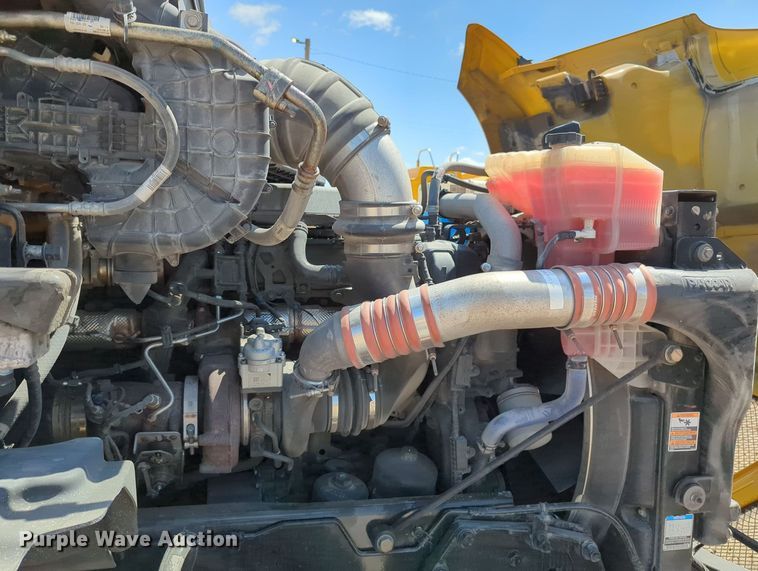 image for item MY9964 2020 Kenworth T680 semi truck