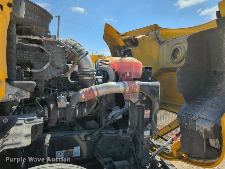 image for item MY9964 2020 Kenworth T680 semi truck