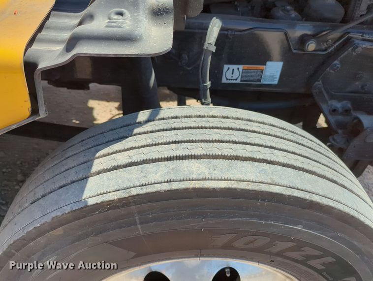 image for item MY9964 2020 Kenworth T680 semi truck