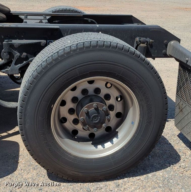 image for item MY9964 2020 Kenworth T680 semi truck