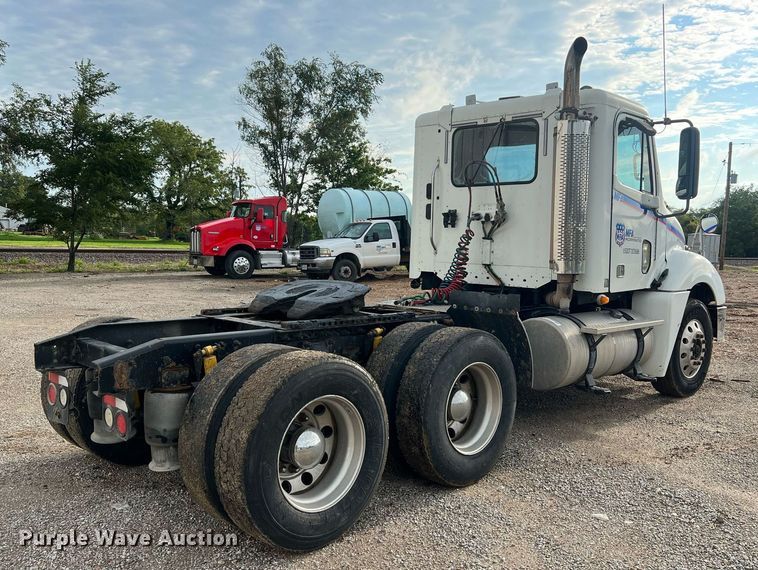 image for item NA9090 2007 Freightliner Columbia semi truck