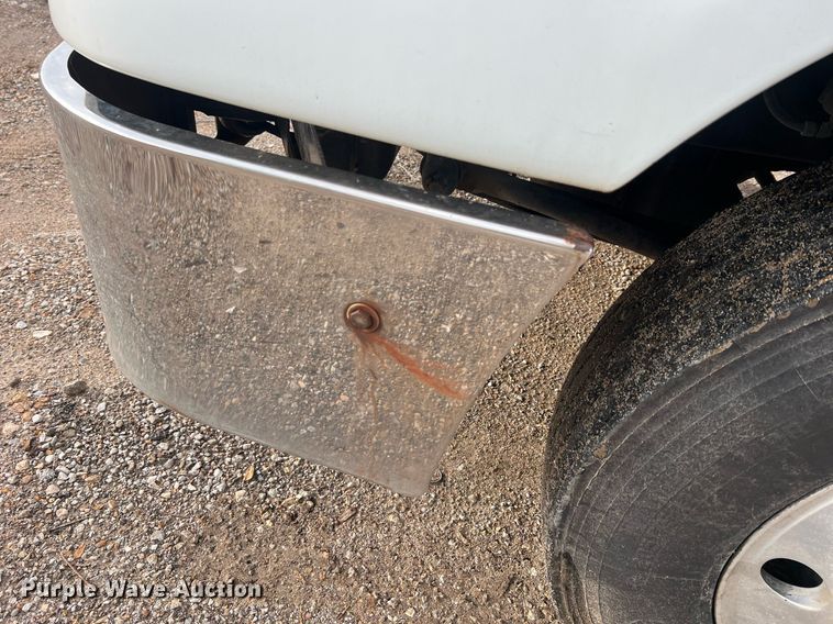 image for item NA9090 2007 Freightliner Columbia semi truck