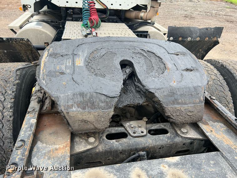 image for item NA9090 2007 Freightliner Columbia semi truck