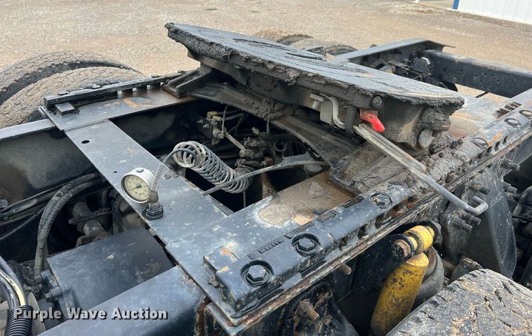 image for item NA9090 2007 Freightliner Columbia semi truck