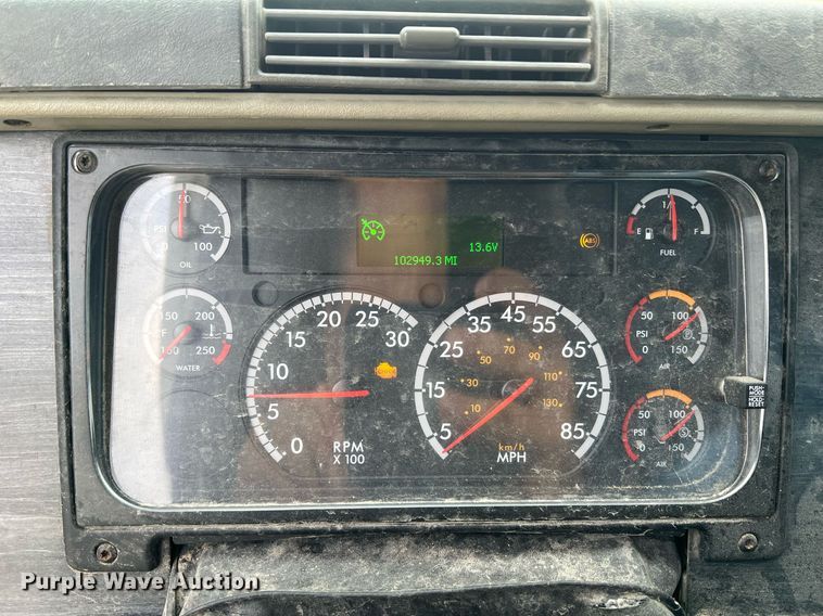 image for item NA9090 2007 Freightliner Columbia semi truck