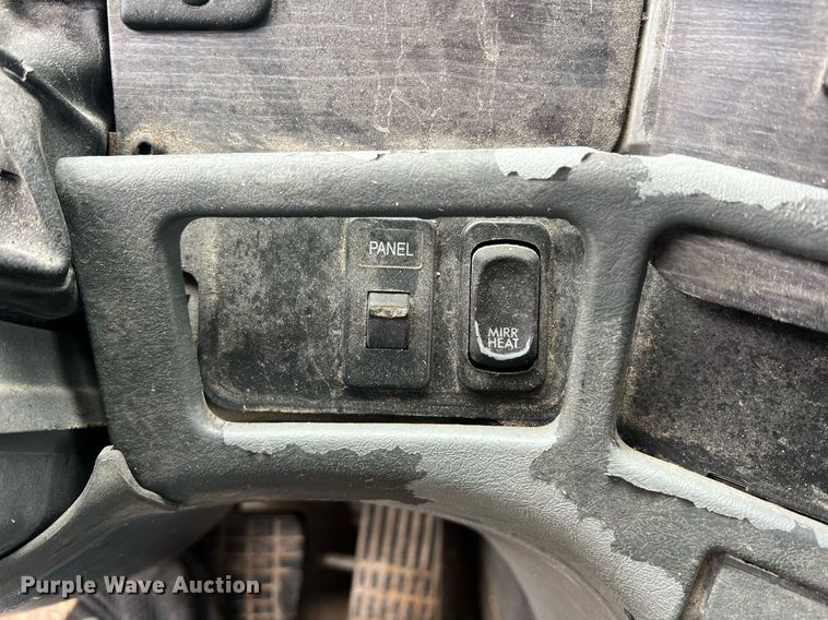 image for item NA9090 2007 Freightliner Columbia semi truck