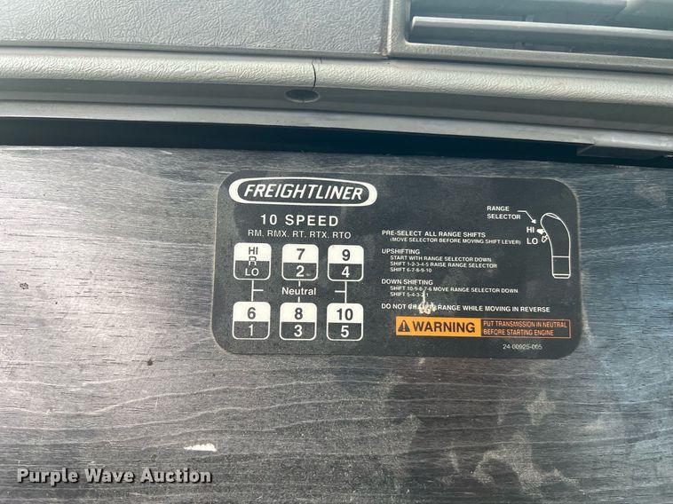 image for item NA9090 2007 Freightliner Columbia semi truck