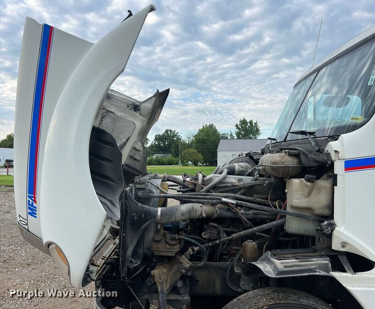 image for item NA9090 2007 Freightliner Columbia semi truck