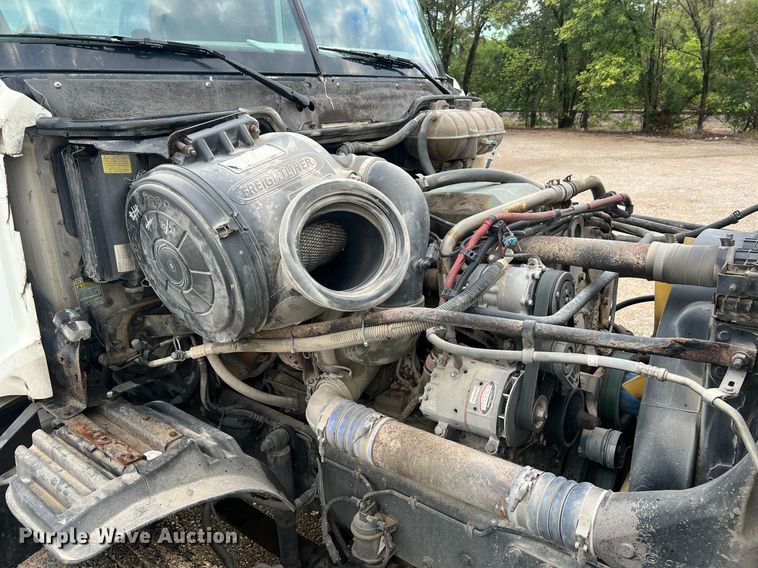 image for item NA9090 2007 Freightliner Columbia semi truck