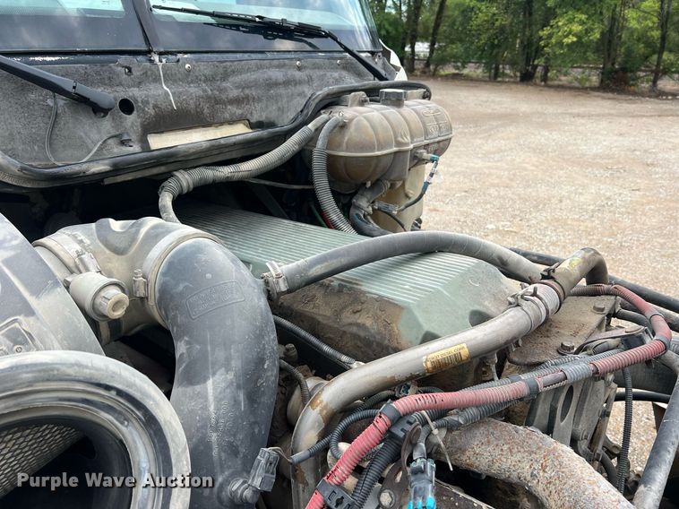 image for item NA9090 2007 Freightliner Columbia semi truck