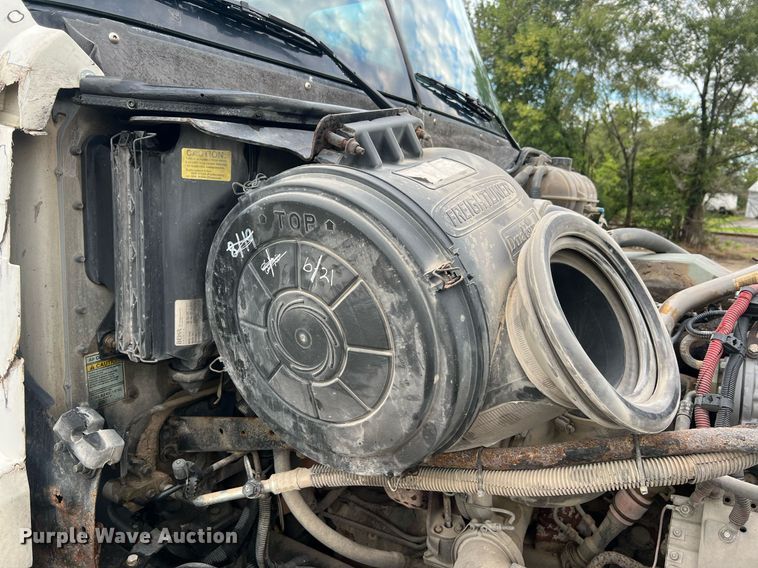 image for item NA9090 2007 Freightliner Columbia semi truck