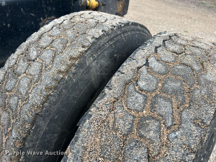 image for item NA9090 2007 Freightliner Columbia semi truck