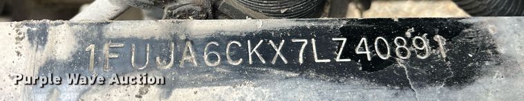 image for item NA9090 2007 Freightliner Columbia semi truck