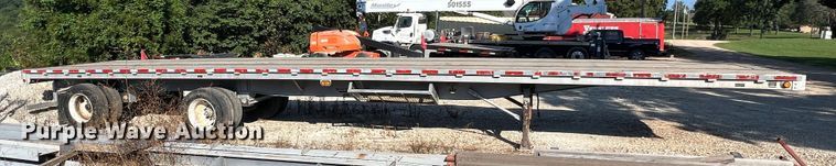 image for item NA9146 2001 Wilson CF900  flatbed trailer